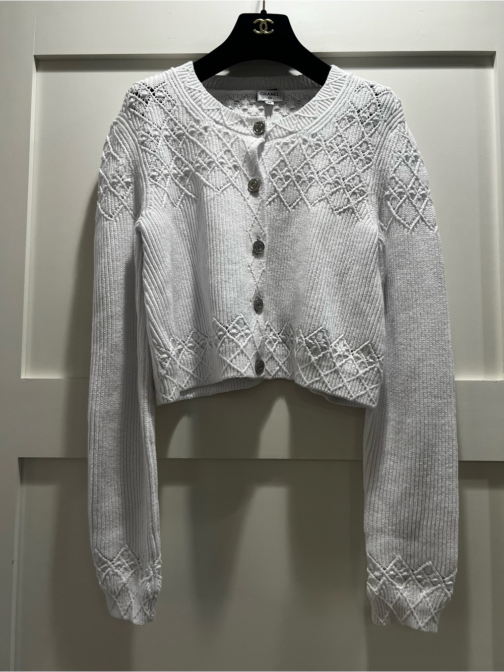 CHANEL White Cropped Knit Cardigan with Diamond Stitch